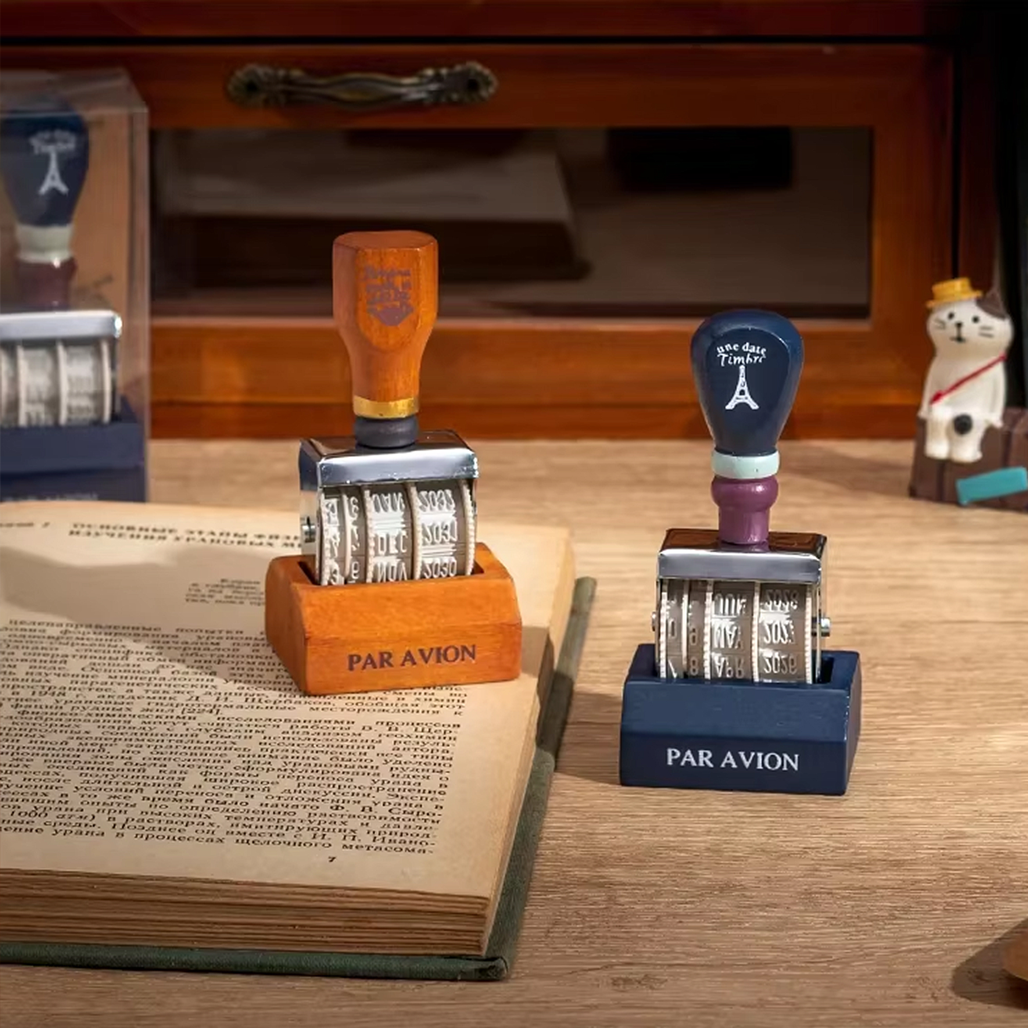 Rollender Datumsstempel aus Holz – Retro Kalenderstempel verstellbar