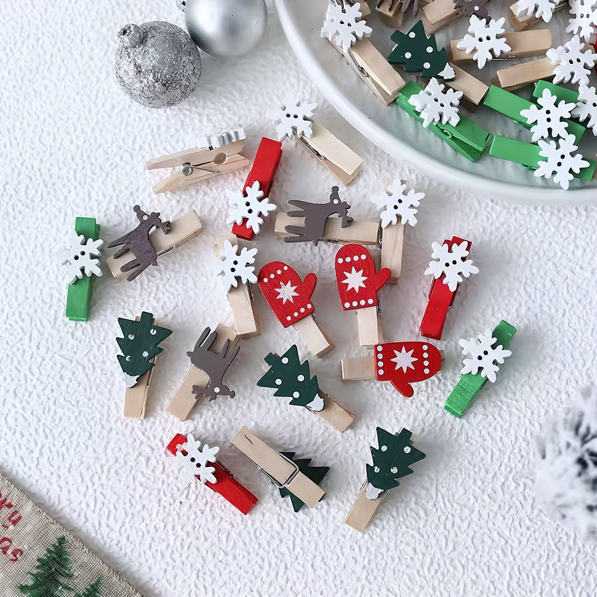 Mini Holzklammer Weihnachten – 12er Set, bemalte Motive aus Holz